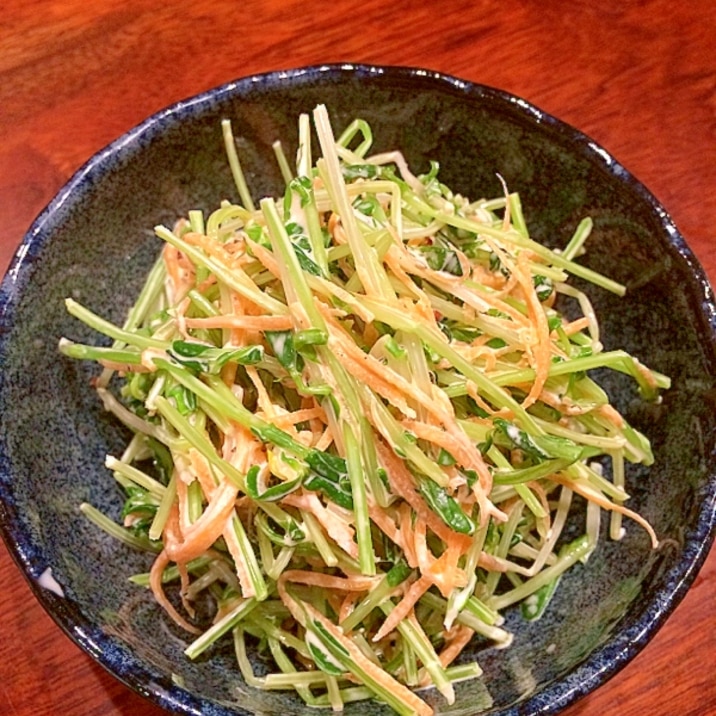 【豆苗にんじんサラダ】シャキシャキ食感♪